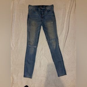 Hollister Super High Rise Jeans!